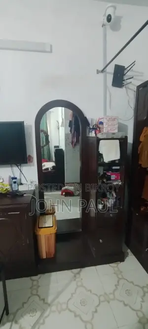 রোড শিরিস কাঠের ড্রেসিং টেবিল