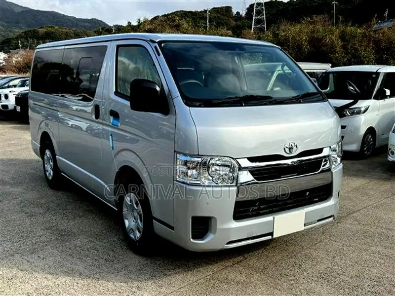 Toyota Hiace GL DUAL AC LED 2021