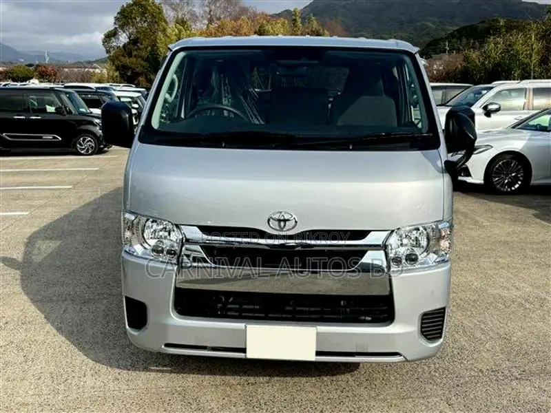 Toyota Hiace GL DUAL AC LED 2021