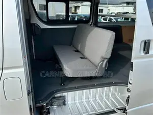Toyota Hiace GL DUAL AC LED 2021