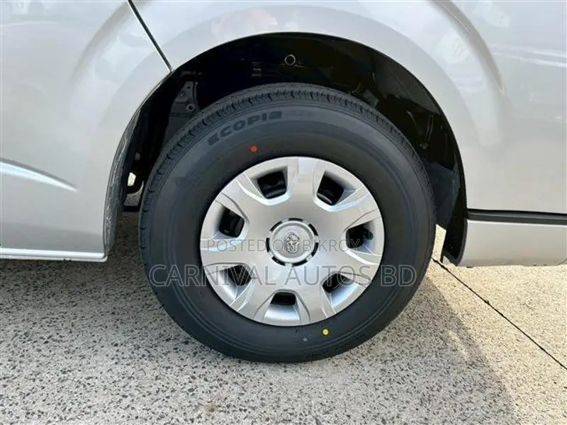 Toyota Hiace GL DUAL AC LED 2021
