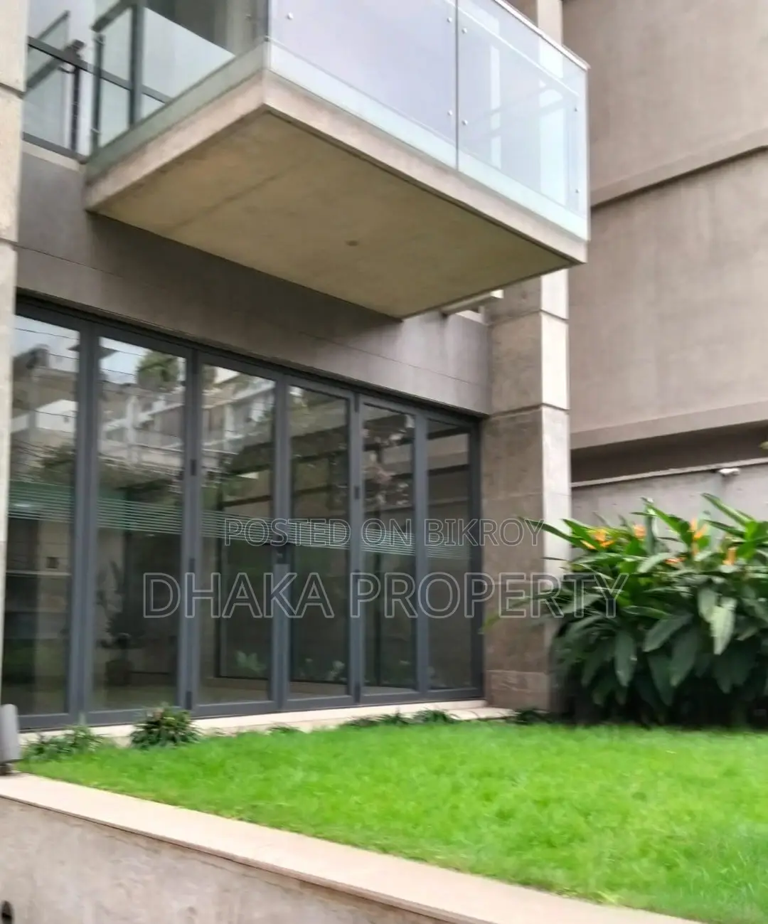 4000 SqFt. 4 Bedroom Brand New Single unit Apartment Rent at Baridhara Diplomatic Zone.