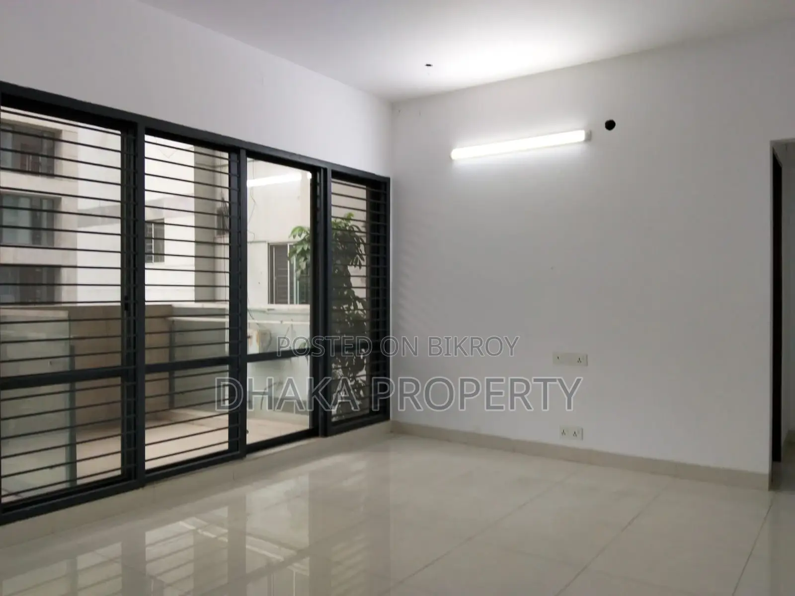 4000 SqFt. 4 Bedroom Brand New Single unit Apartment Rent at Baridhara Diplomatic Zone.