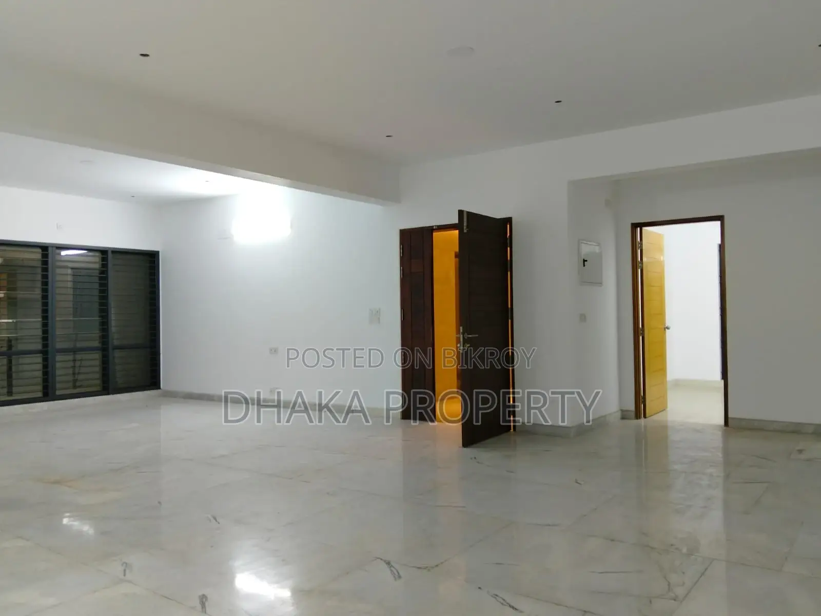 4000 SqFt. 4 Bedroom Brand New Single unit Apartment Rent at Baridhara Diplomatic Zone.