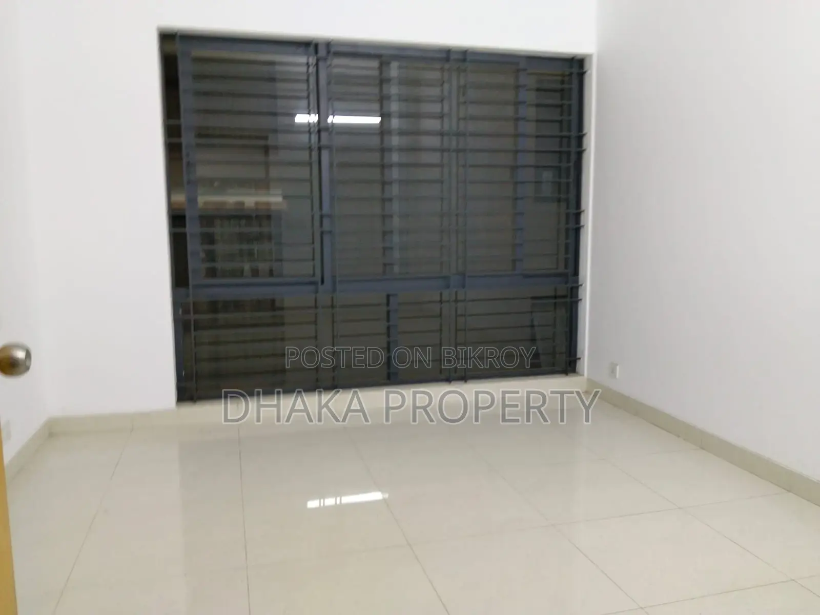 4000 SqFt. 4 Bedroom Brand New Single unit Apartment Rent at Baridhara Diplomatic Zone.