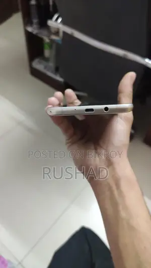 Samsung Galaxy J7 , (Used)