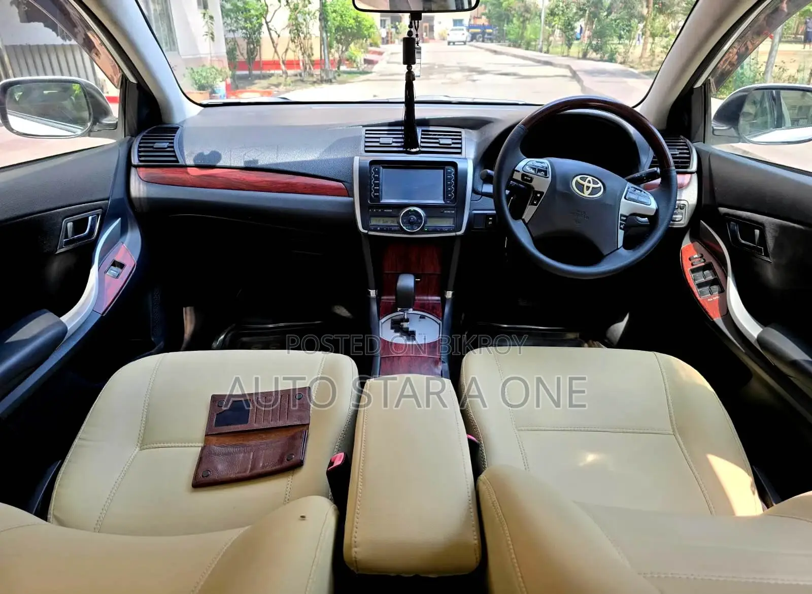 Toyota Premio F Octane Use 2011