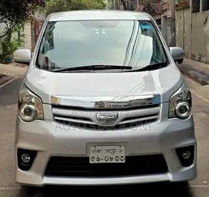 Toyota Noah Si Octane Push 2010