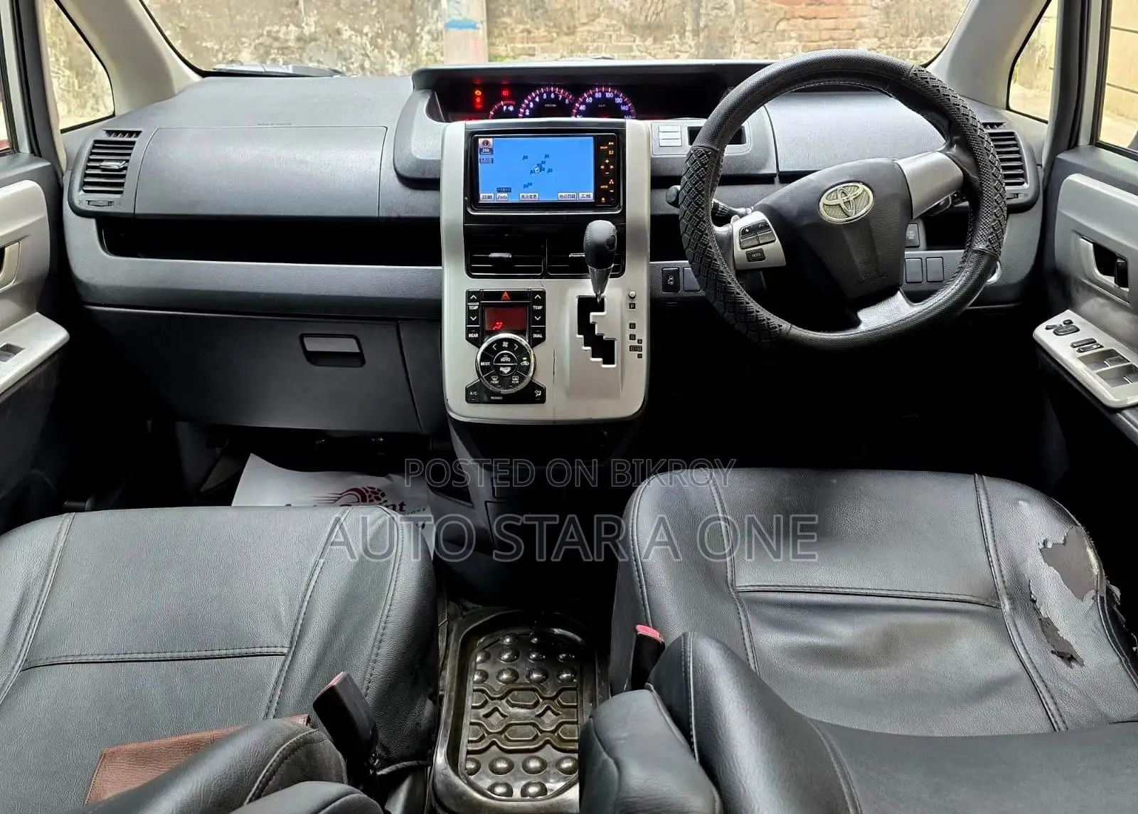 Toyota Noah Si Octane Push 2010