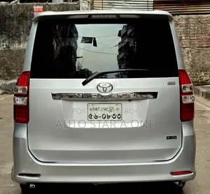 Toyota Noah Si Octane Push 2010
