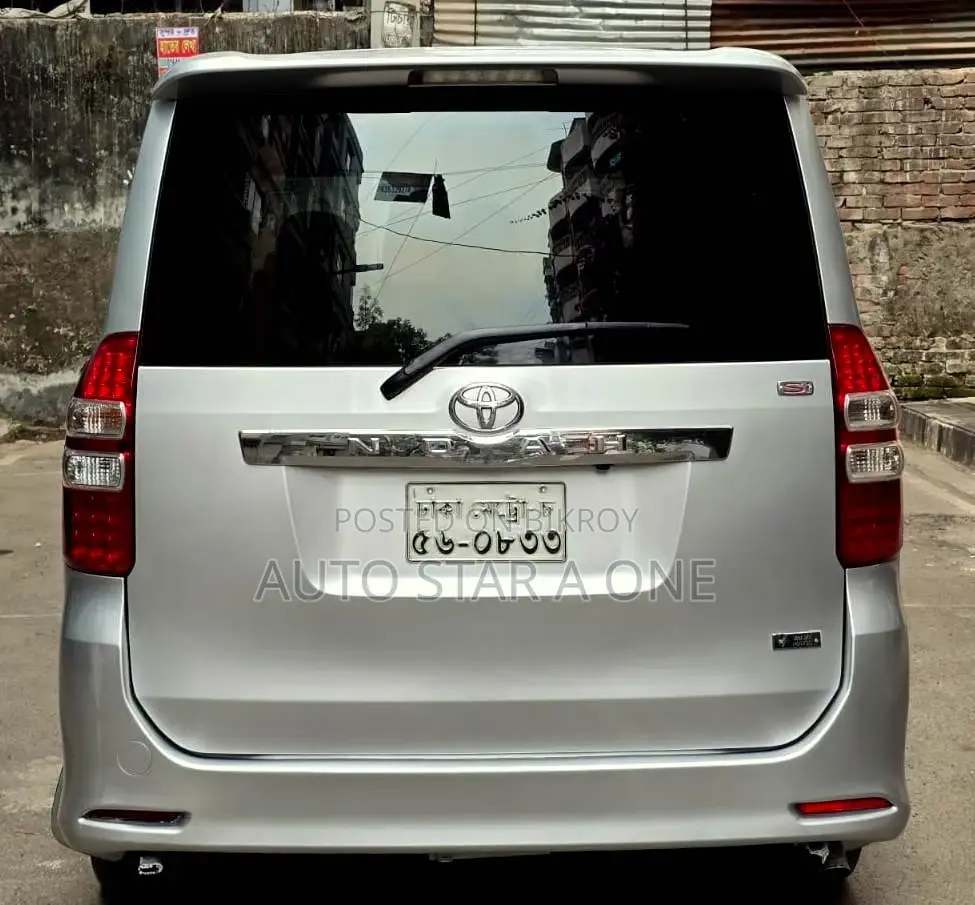 Toyota Noah Si Octane Push 2010