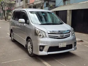 Toyota Noah Si Octane Push 2010