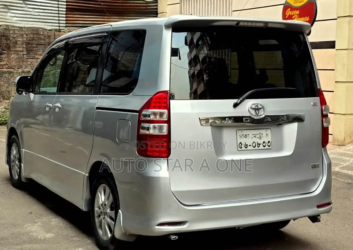 Toyota Noah Si Octane Push 2010