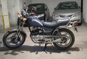 Honda CB250R . 1999