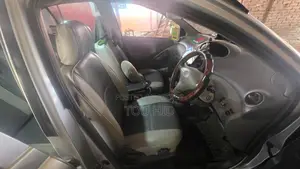 Toyota Platz 2003