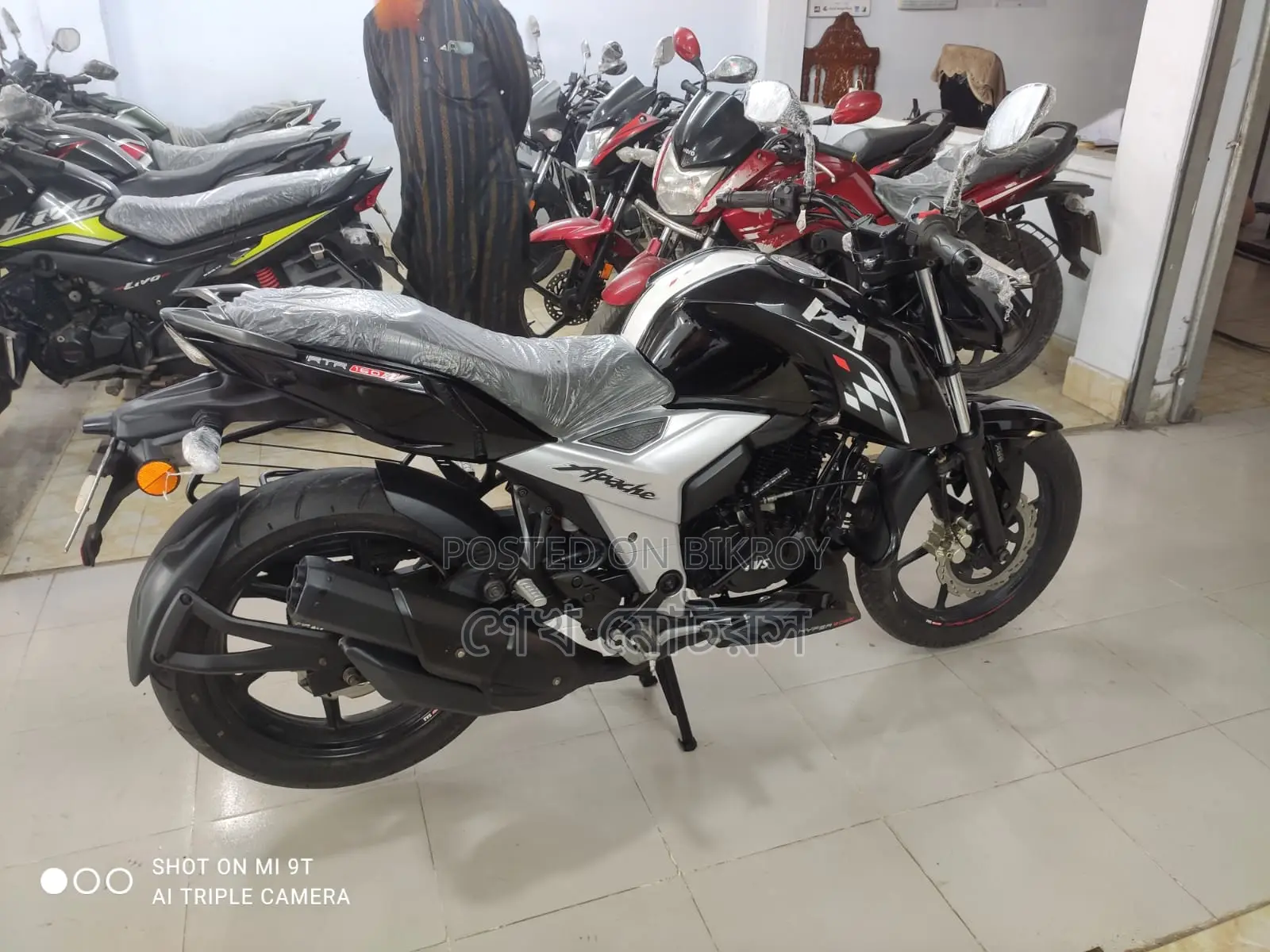 TVS Apache RTR black 2022