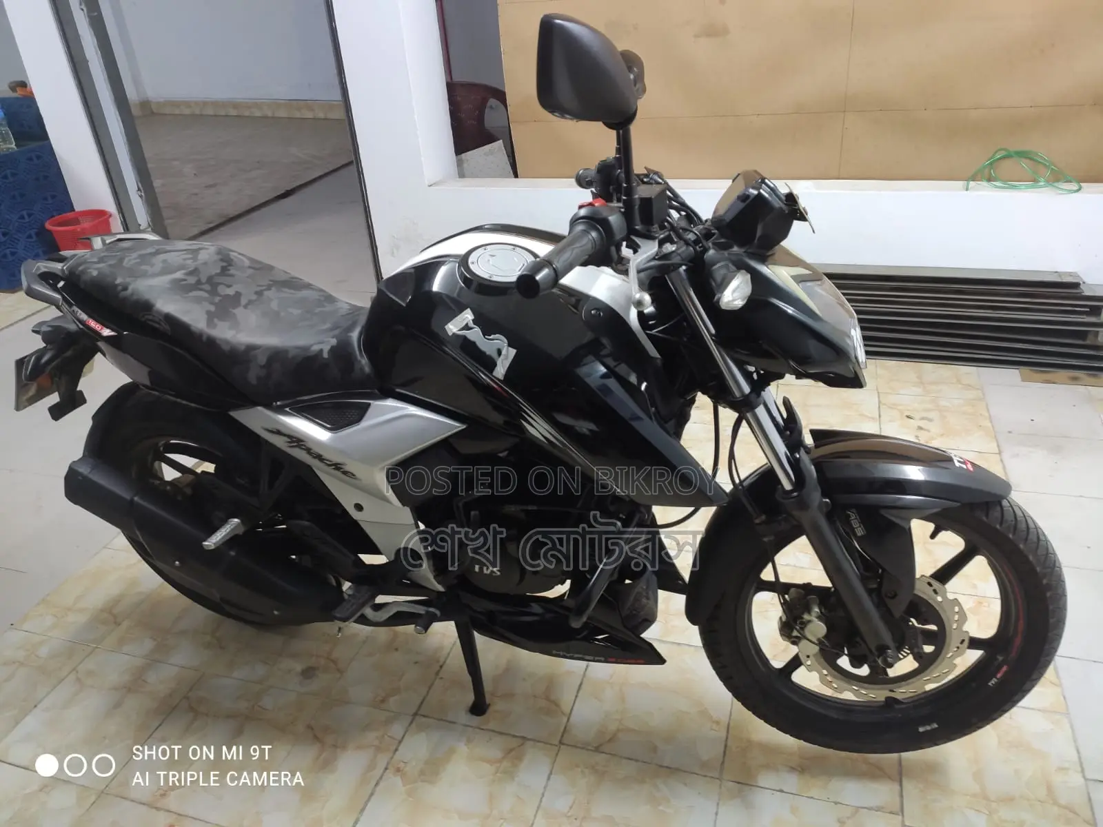 TVS Apache RTR black 2022