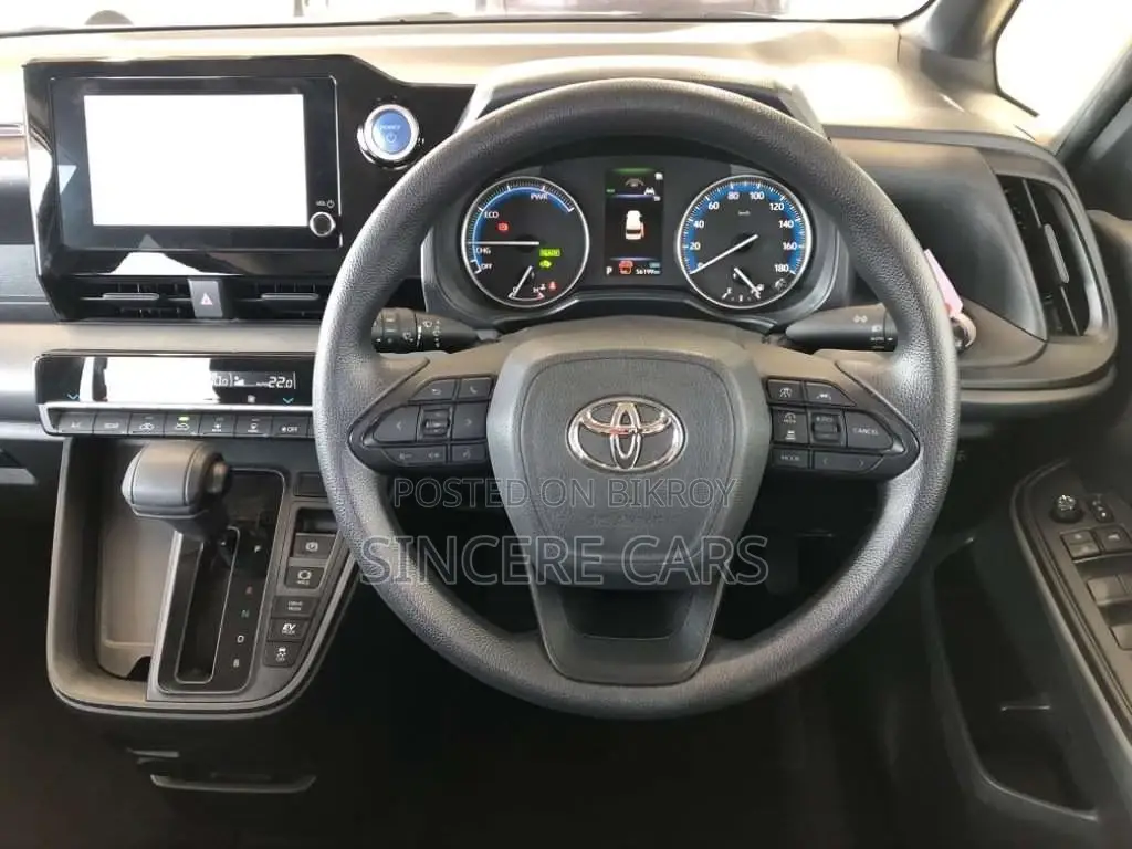 Toyota Noah X HYB PUSH 1DR PWR 2022