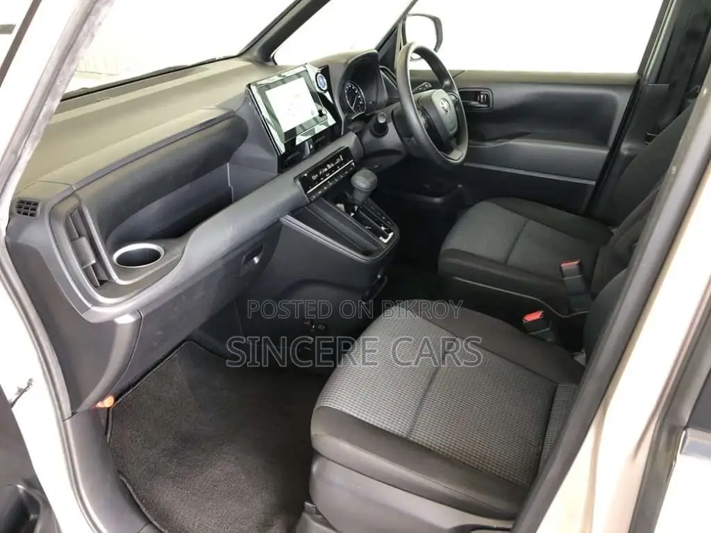 Toyota Noah X HYB PUSH 1DR PWR 2022