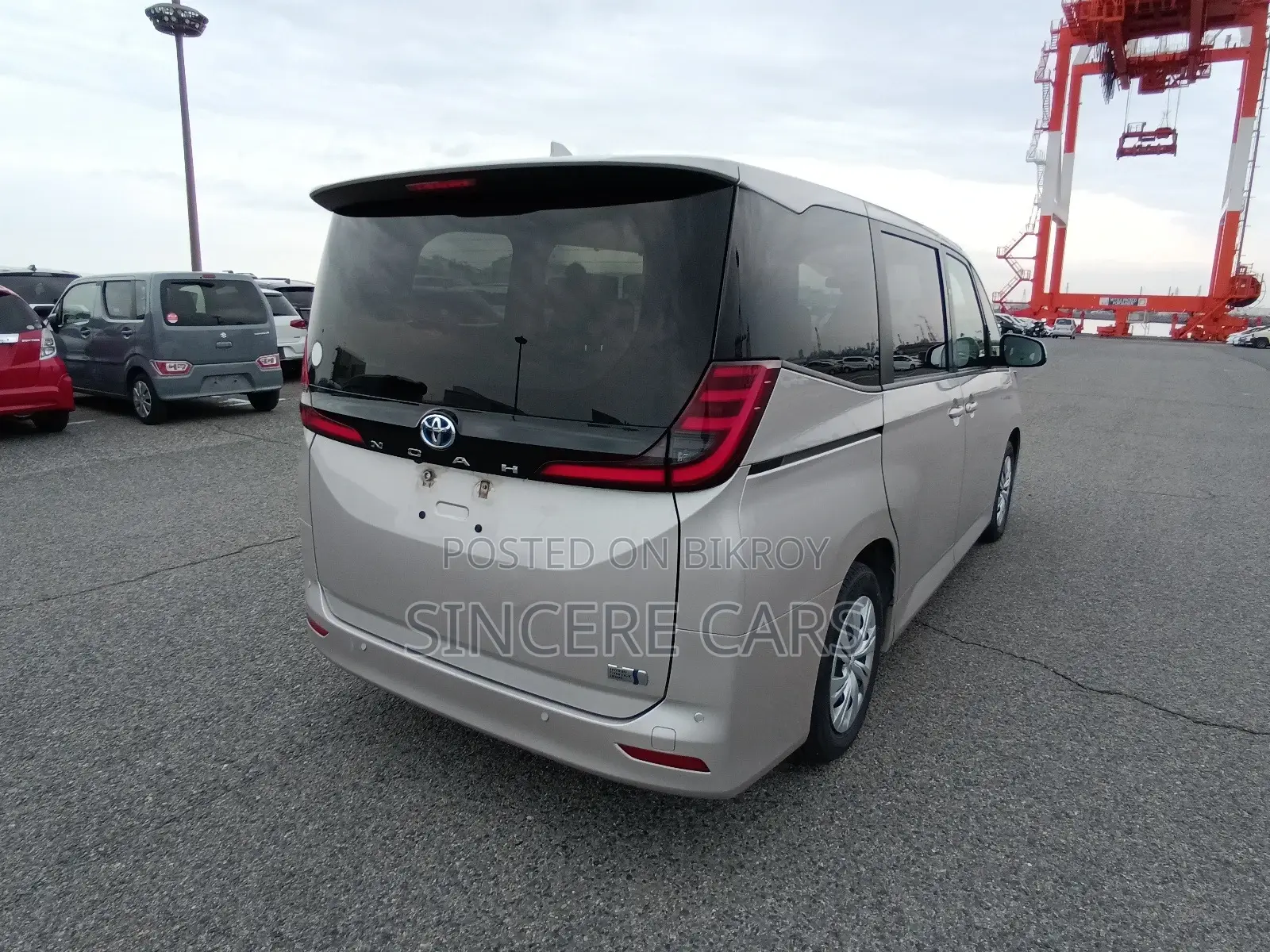 Toyota Noah X HYB PUSH 1DR PWR 2022