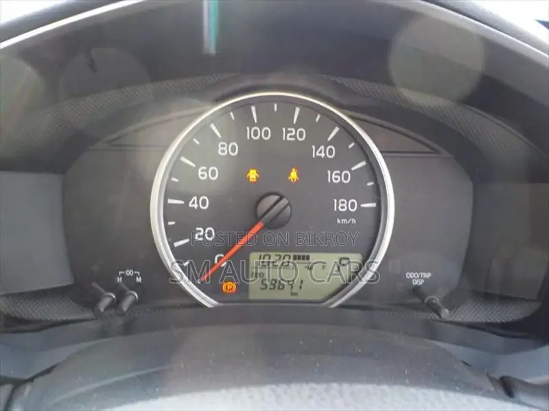 Toyota Fielder Non Hybrid EX Silver 2021