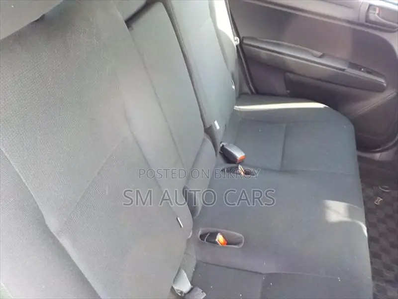 Toyota Fielder Non Hybrid EX Silver 2021