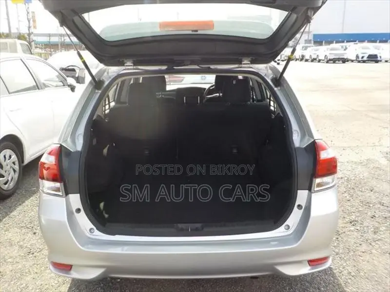 Toyota Fielder Non Hybrid EX Silver 2021