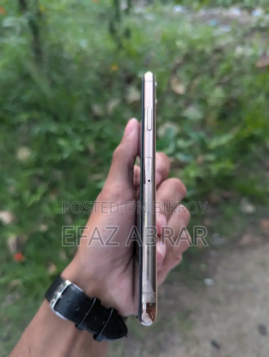 Apple iPhone 11 Pro Max (Used)