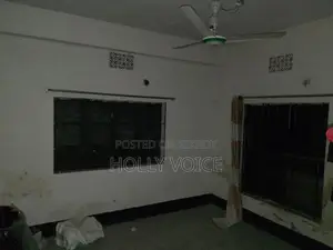 One or two rooms available in a 3-room flat