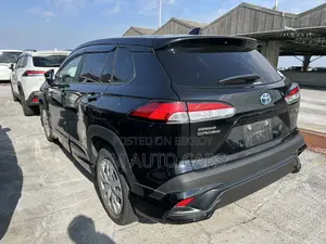 Toyota Corolla Cross G Black Body Kit 2022