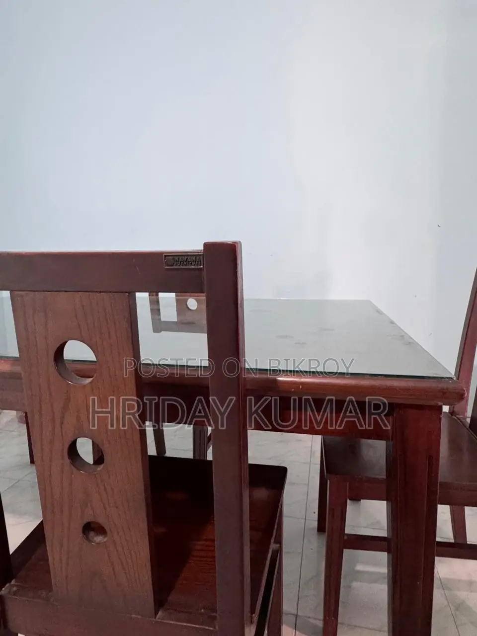 Stylish 6-Seater Dining Table and 4 Chairs for Sale (Almost New)