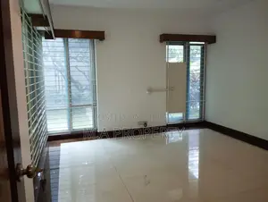 নতুন ৪ বেড ৩৫০০ বর্গফুট সেমি-ফার্নিশড পুল ও জিমসহ ফ্ল্যাট ভাড়া, বারিধারা ডিপ্লোম্যাটিক জোন