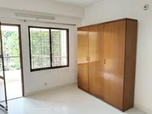নিকেতন গুলশান ১-এ লেক ভিউ ৪ বেড ফ্ল্যাট বিক্রয়