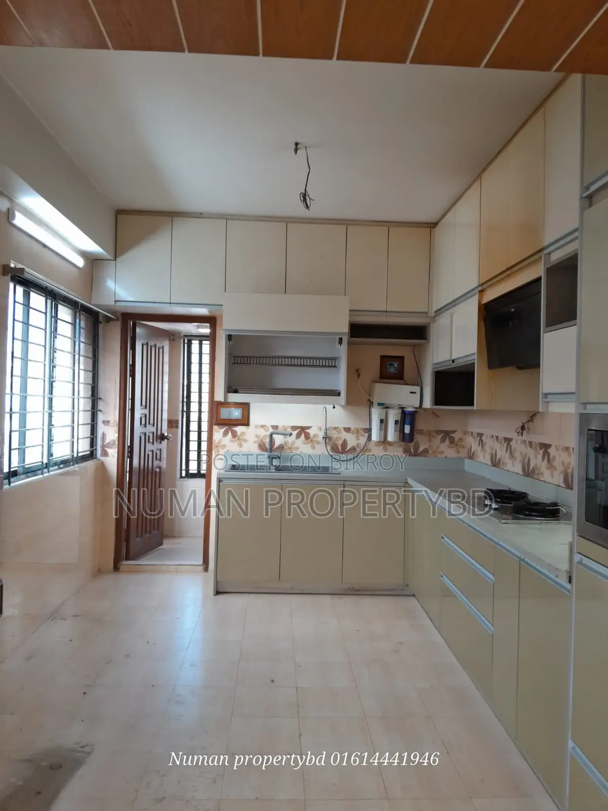 4000sq 4-Bedroom Full Luxury Semi-Furnished Interior Design Flat for Rent