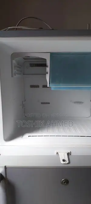 একটি Samsung ফ্রিজ বিক্রি করতে চাচ্ছি
