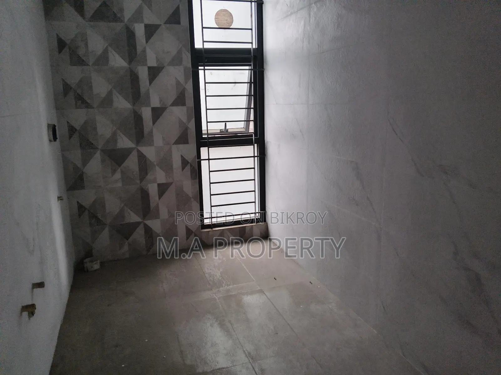 Rent 4-Bed Apartment in Gulshan North 3500sqft