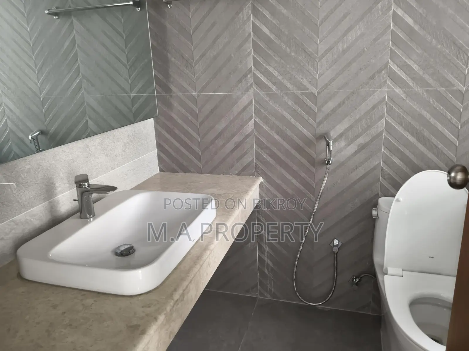 Rent 4-Bed Apartment in Gulshan North 3500sqft
