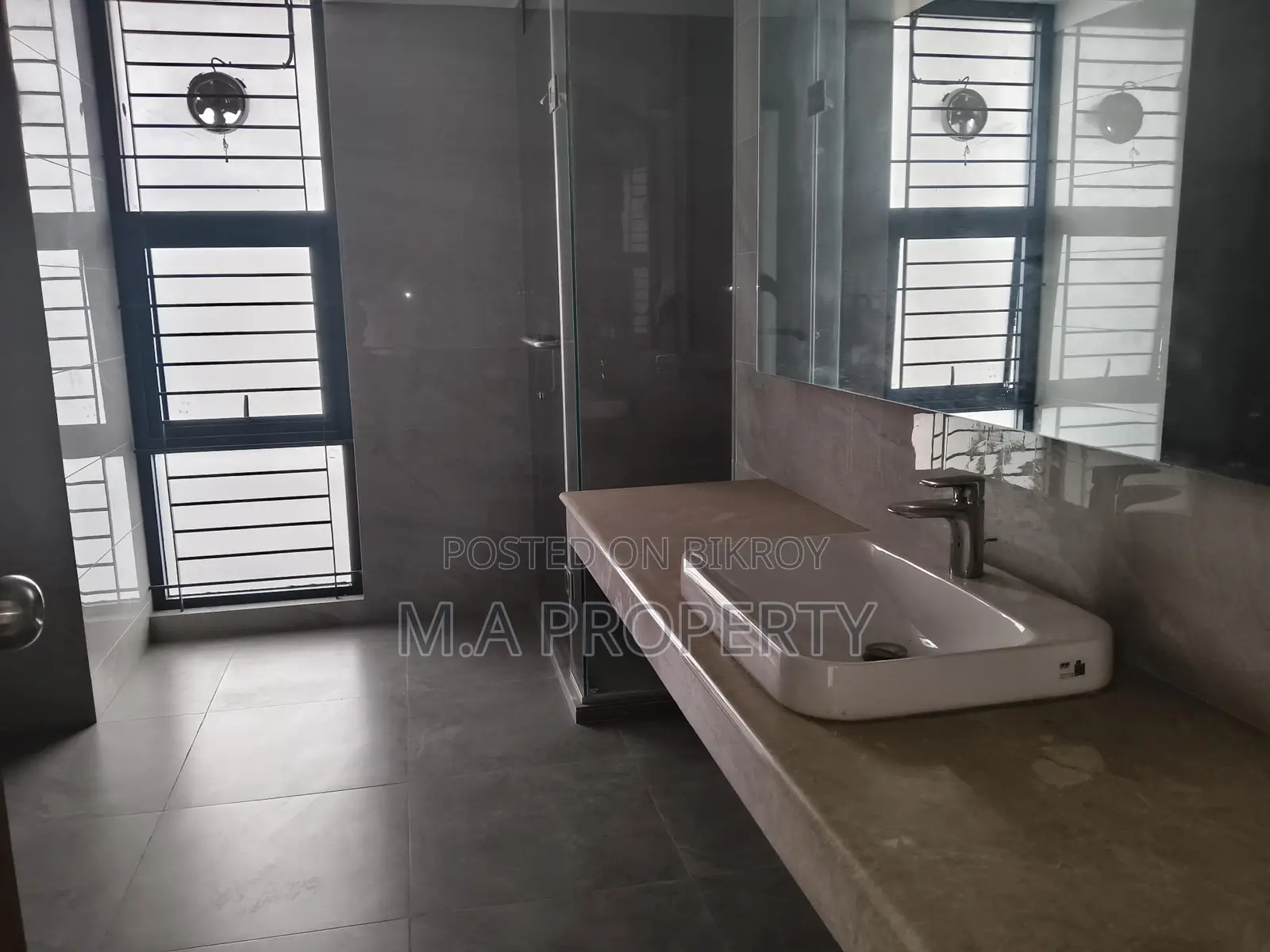 Rent 4-Bed Apartment in Gulshan North 3500sqft