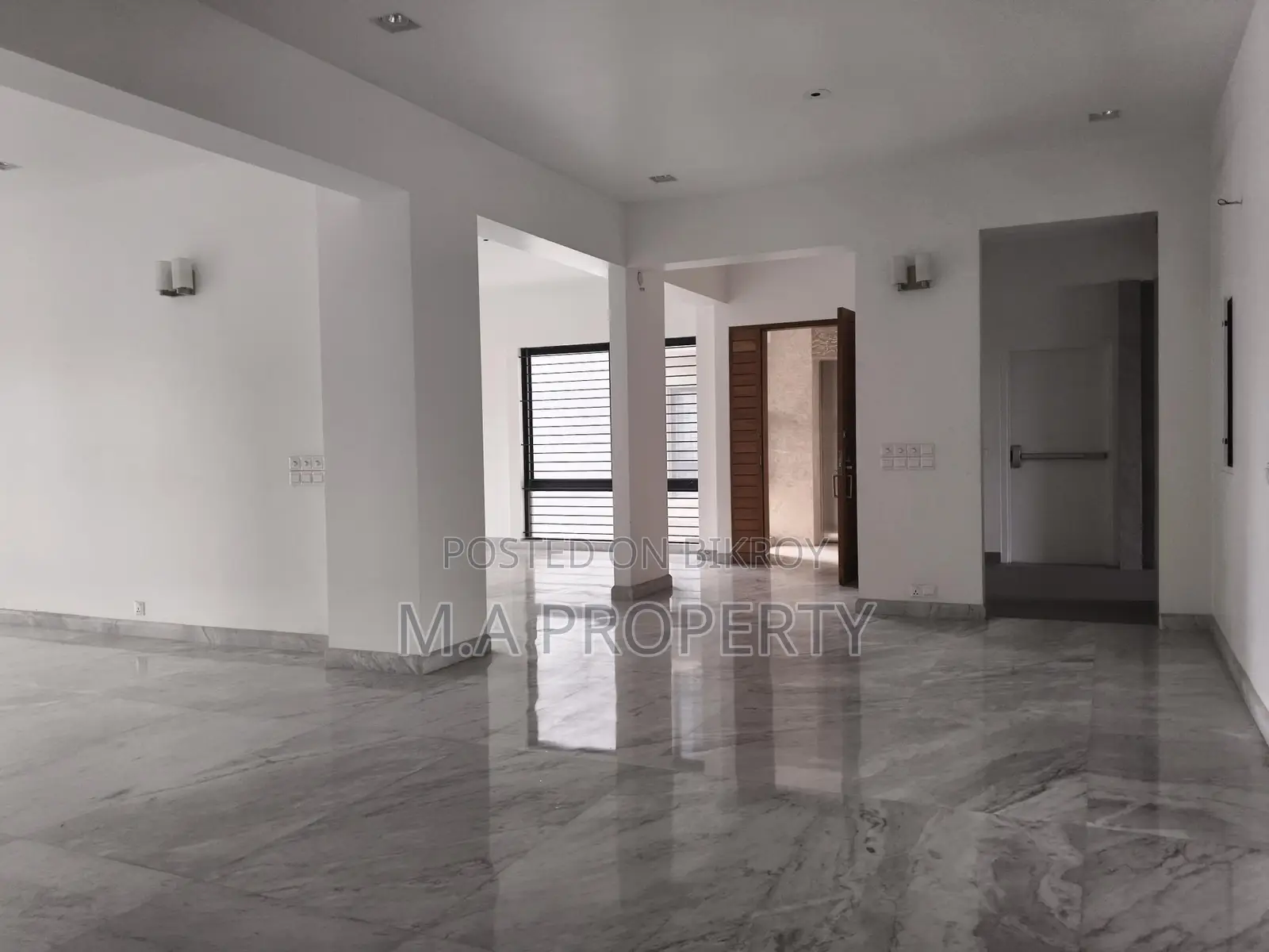 Rent 4-Bed Apartment in Gulshan North 3500sqft