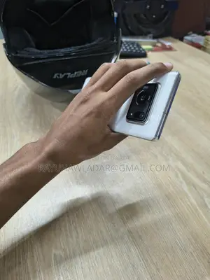 SHARP Aquos R6 (ব্যবহৃত)