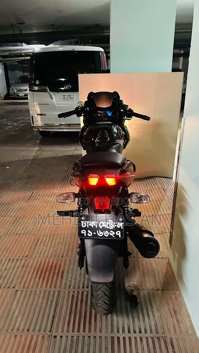 Bajaj Pulsar 150 . 2021