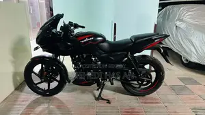 Bajaj Pulsar 150 . 2021