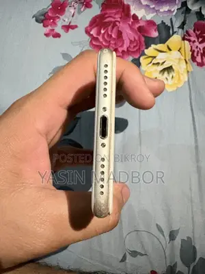 Apple iPhone 7 . (Used)