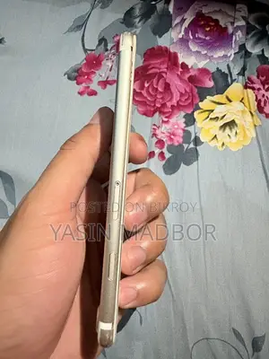 Apple iPhone 7 . (Used)