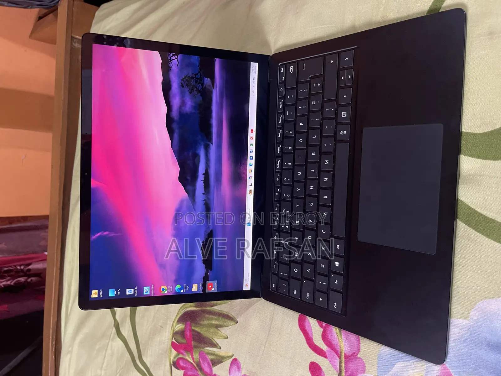 Surface 3 16/256gb ssd battery 94%.