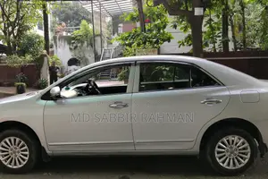 Toyota Premio . 2017