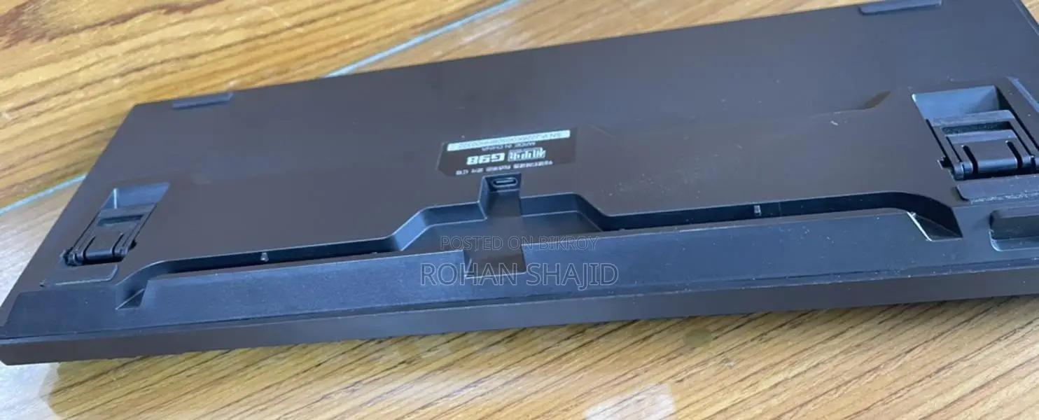 Robeetle G98 RGB Mechanical Keyboard (Used). Note: Has Some Issues