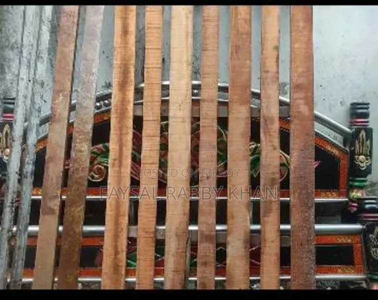 Ss লোহা, কাঠ দিয়ে তৈরি খাট আমি ব্যবহার করচ্ছি 6/6ফিট