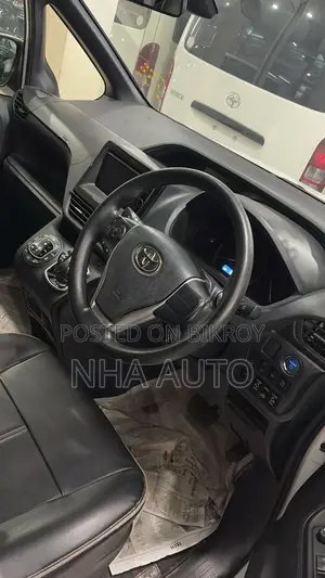 Toyota Noah 2 DOOR POWER 2021