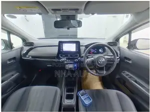 Toyota Aqua HYBRID X PACKAGE 2021